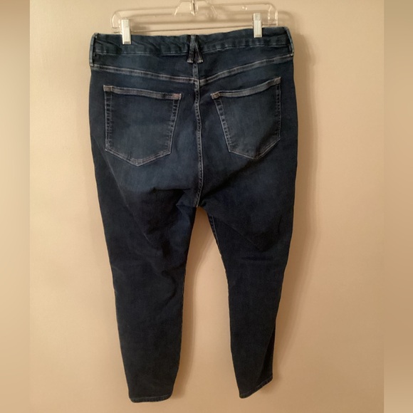 GOOD AMERICAN SIZE 16 BLUE GOOD LEGS CROP SKINNY JEANS DARK WASH - Picture 5 of 7